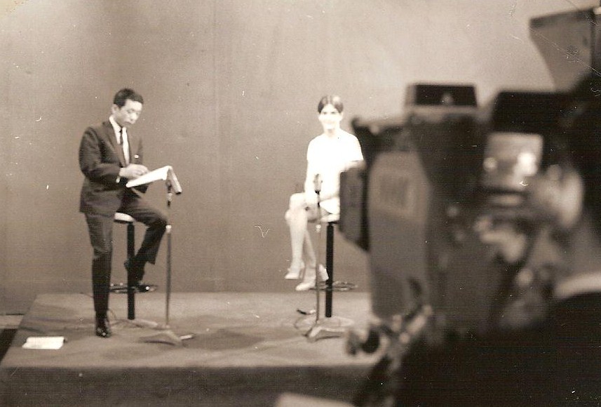 昭和47年頃 スタジオ収録風景 田崎先生とナンシー・アレンさん
